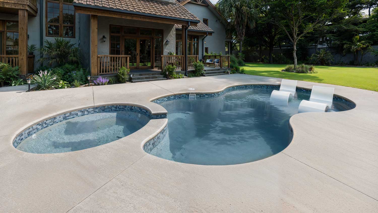 Axiom-14-Deluxe-CRULX-Shale-Gray_Photo-2-Enhanced