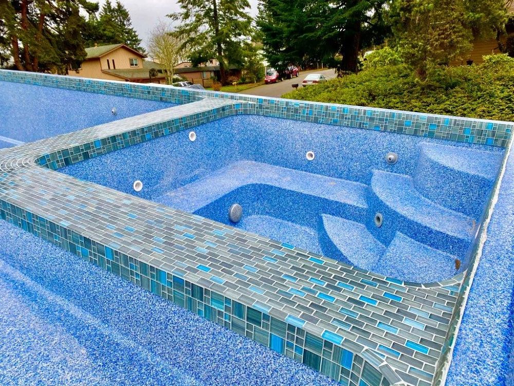 07Astoria Fiberglass Pool Sapphire Blue G2 with Titanium and Montange tile