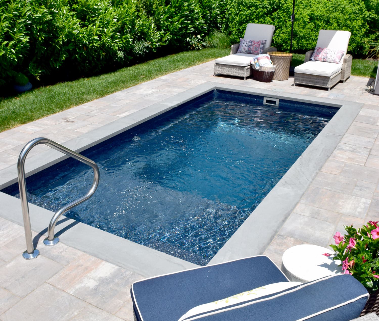 f-151-161-15202213_latham_enchantment_newman_shallow_end_MNod